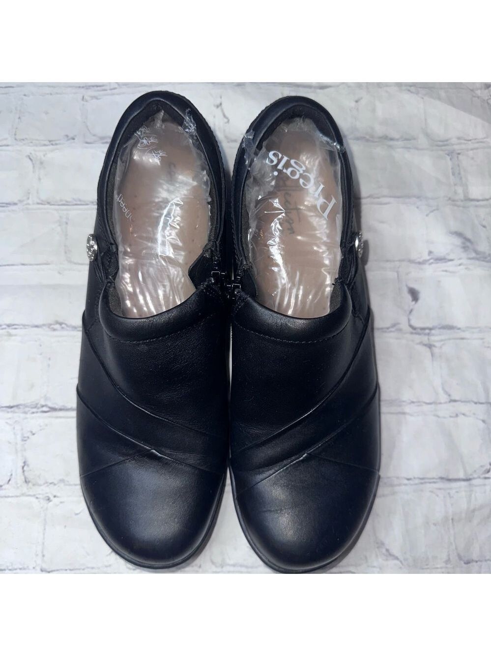 NWOT (Store Display) Women’s 9M Clarks Channing Ann Black Leather Slip On Shoes